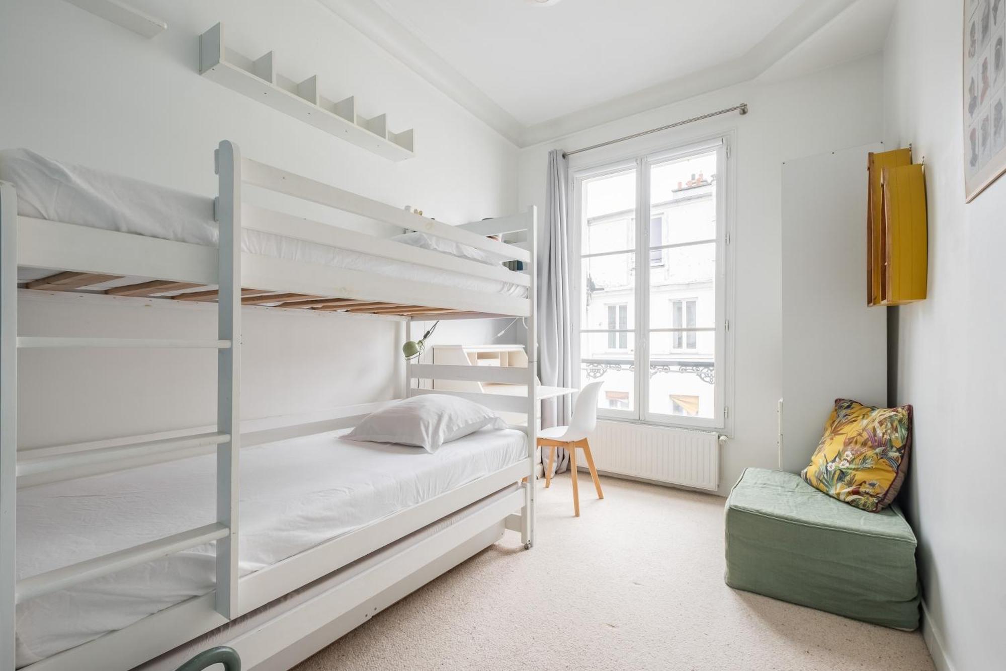 Veeve - Flowers In Saint-martin Apartment