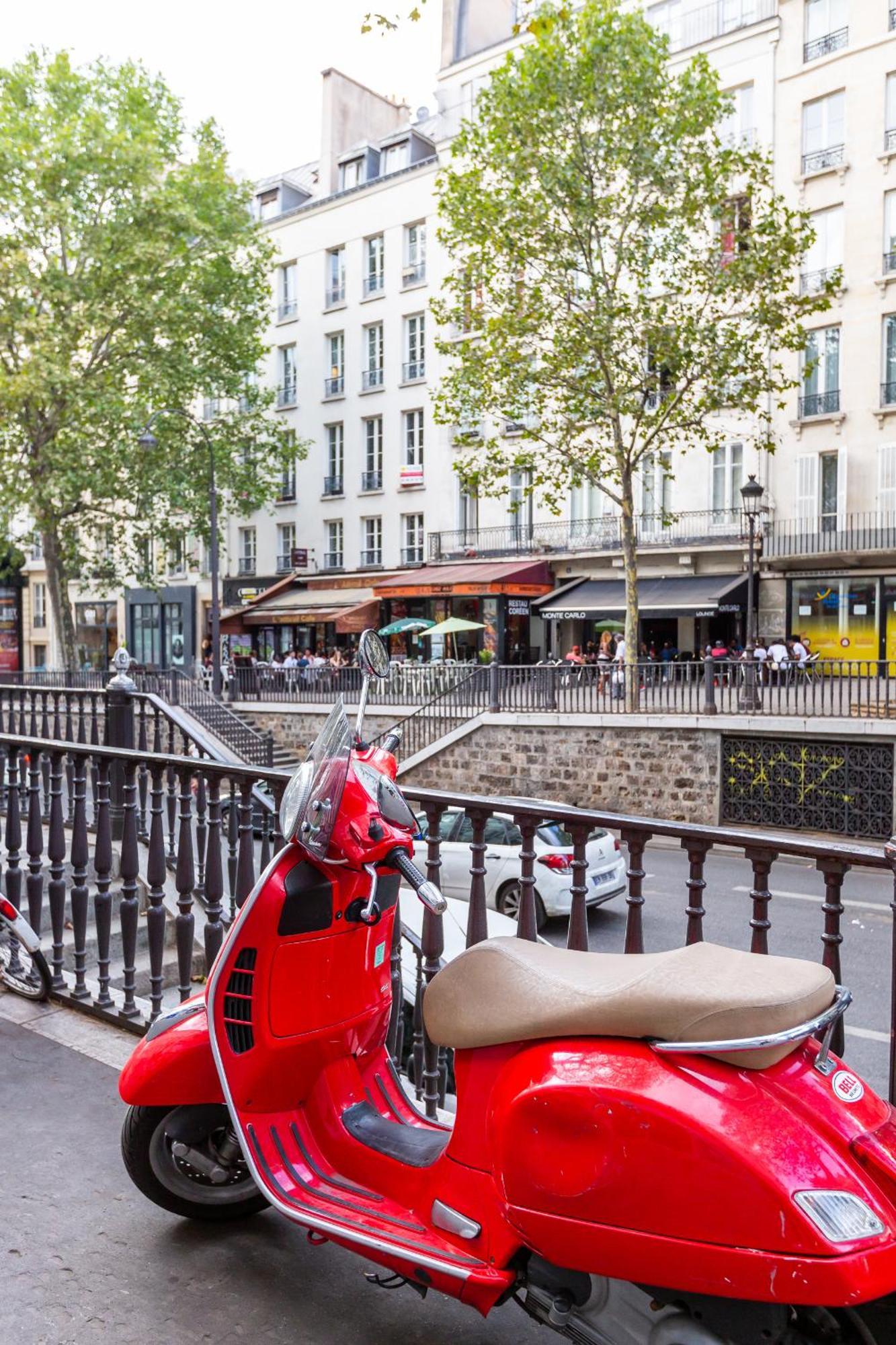 Apartment Veeve - Flowers In Saint-martin Paris